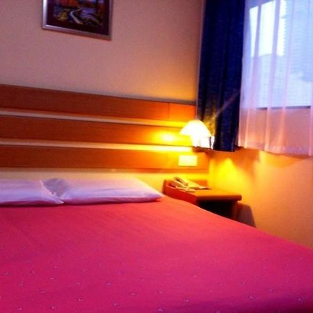 Home Inn Hotel Guiyang Fushui Middle Road 外观 照片