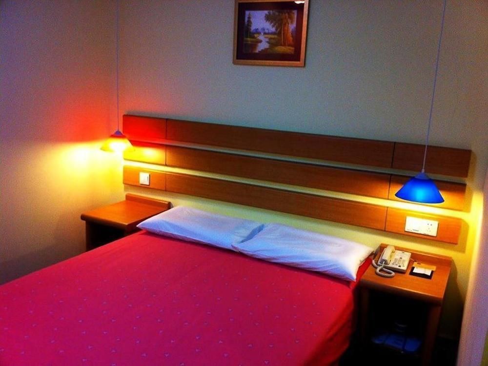 Home Inn Hotel Guiyang Fushui Middle Road 外观 照片