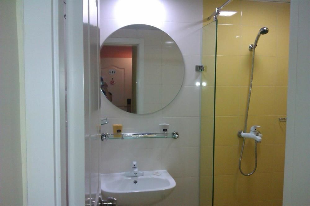 Home Inn Hotel Guiyang Fushui Middle Road 外观 照片